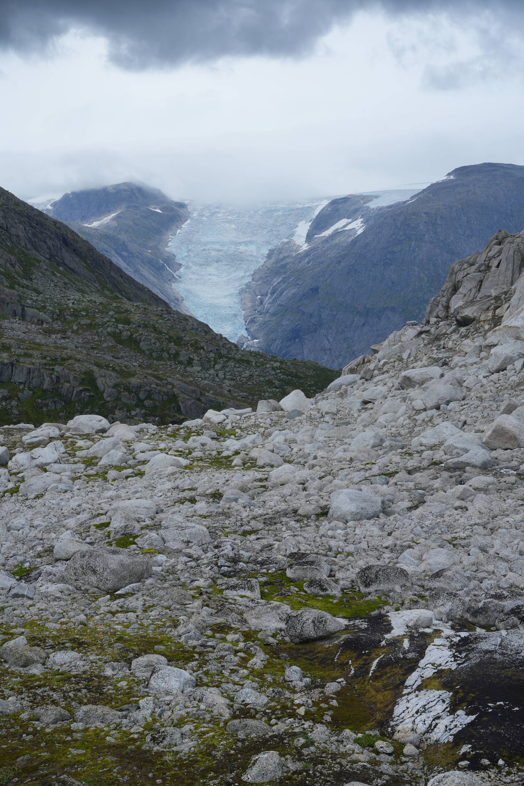 An image of glacier.